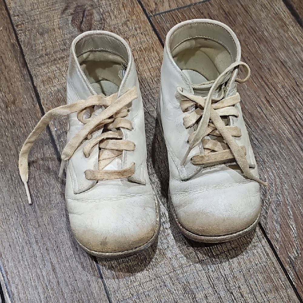 Antique 1960 Child Life White Shoes
